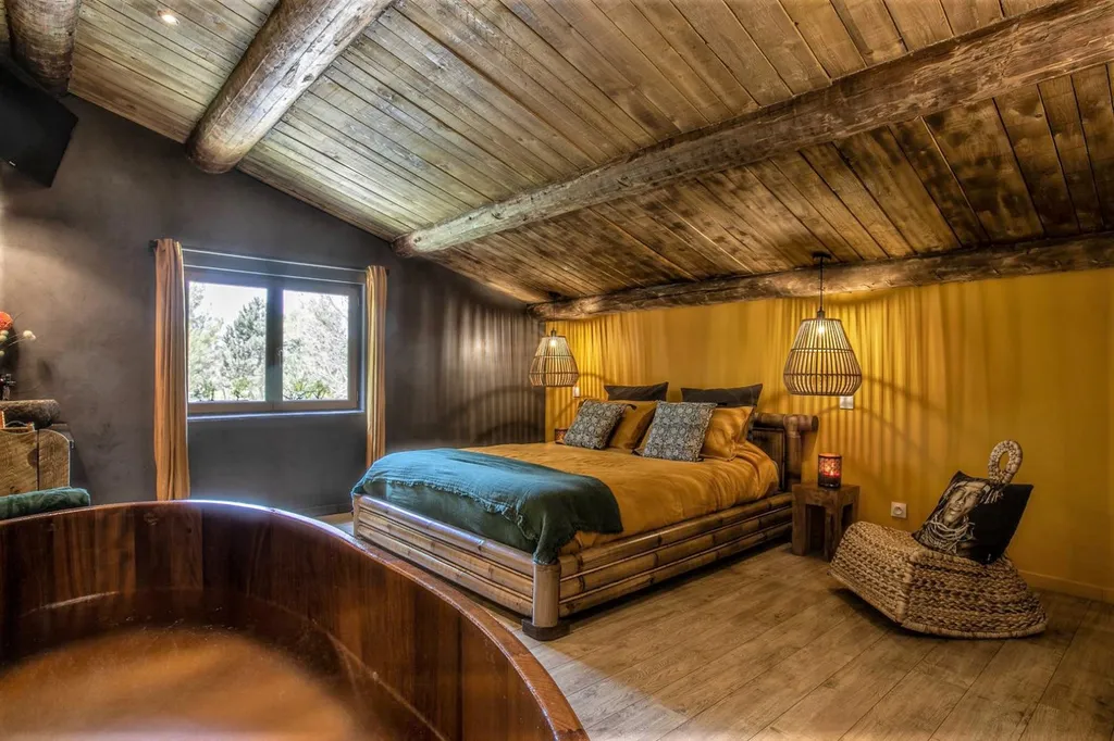 Mas avec chambres d'hôtes, secteur Ventoux.   