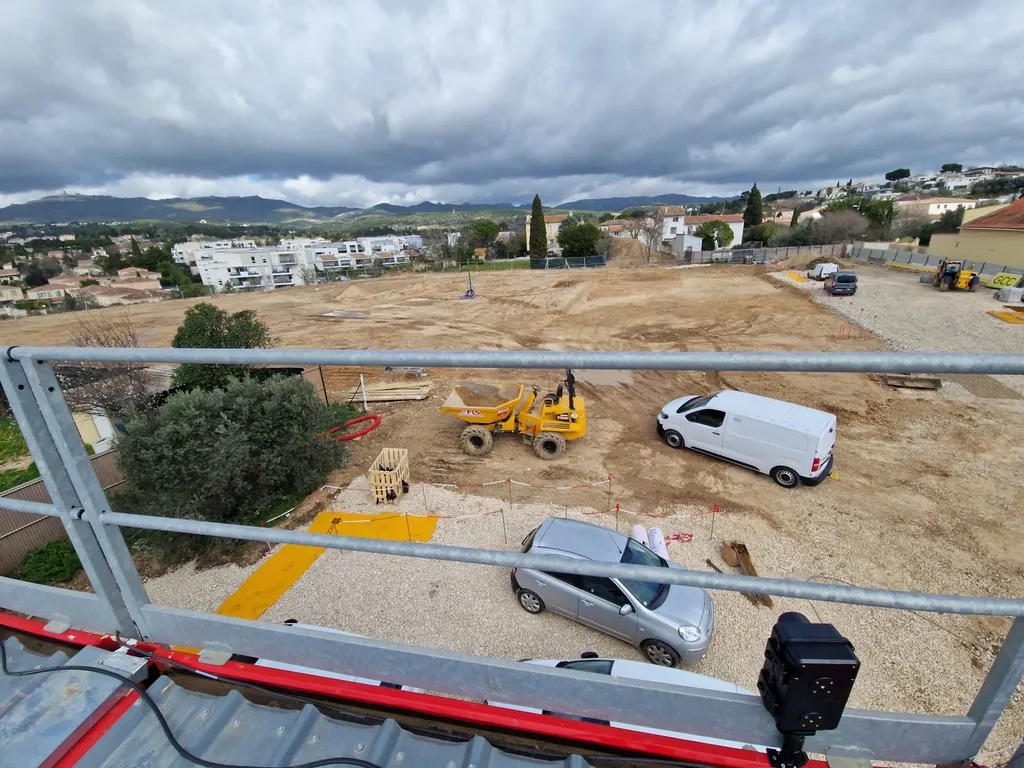 Installation d’une caméra time lapse 4K UHD IP65 avec panneau solaire 10W et microSD 256 Go à Marseille 13e 13013