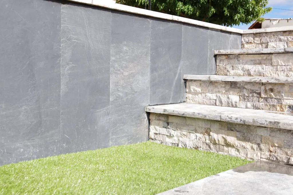 Trouver des margelles grises foncées proche de Saint André de Cubzac