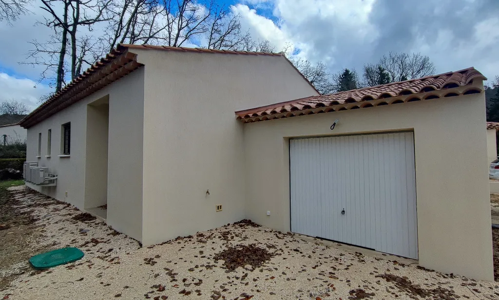 à la vente maison avec garage proche Cuers