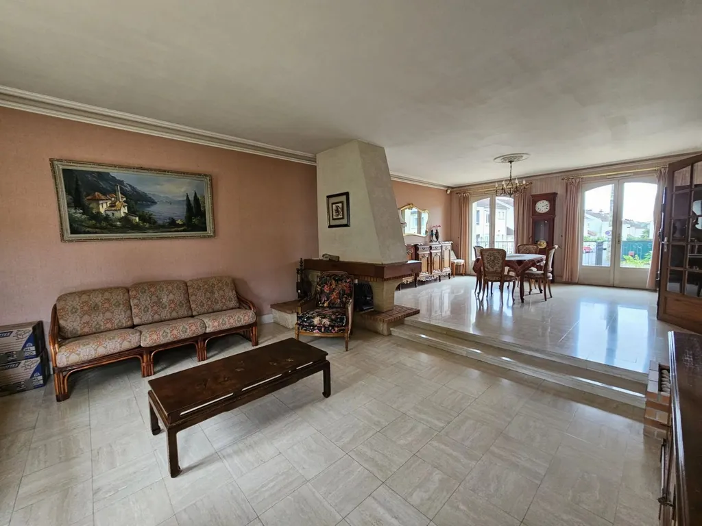 acheter une maison au mans avec une grande pièce de vie spacieuse et lumineuse