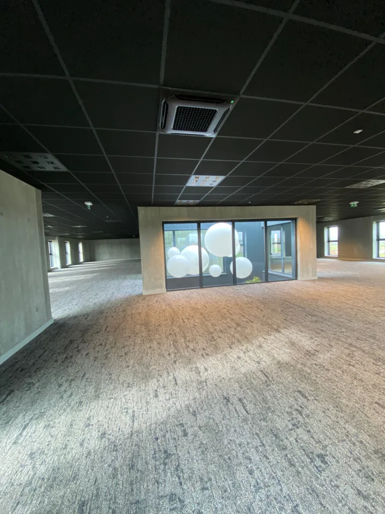 MONTIVILLIERS - A LOUER Bureaux de 454 m² divisibles au 1er étage d'un immeuble neuf mixte de bureaux et d'actibvités