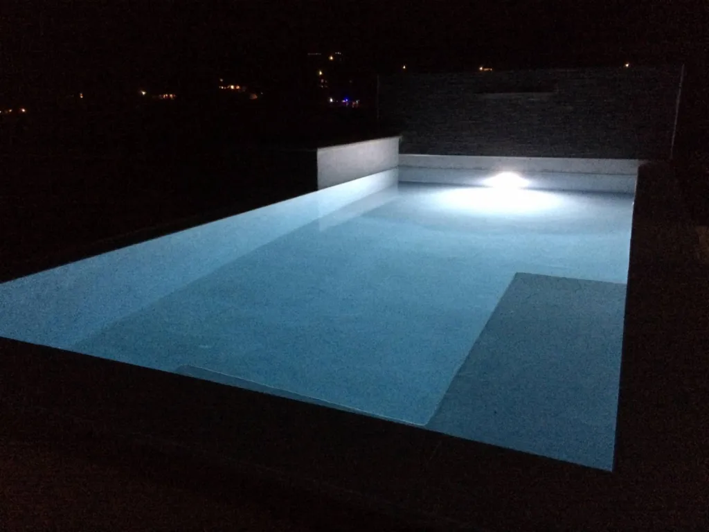 REALISATION BETON PISCINE DE TERRE DU MONDE A TAHITI