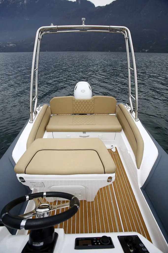 Salpa Soleil 20 à louer au port de Bandol