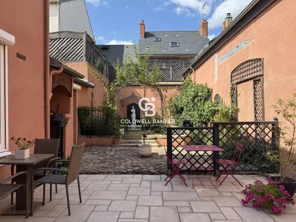 Jardin arboré sans vis-à-vis, maison à vendre en plein centre-ville du Mans