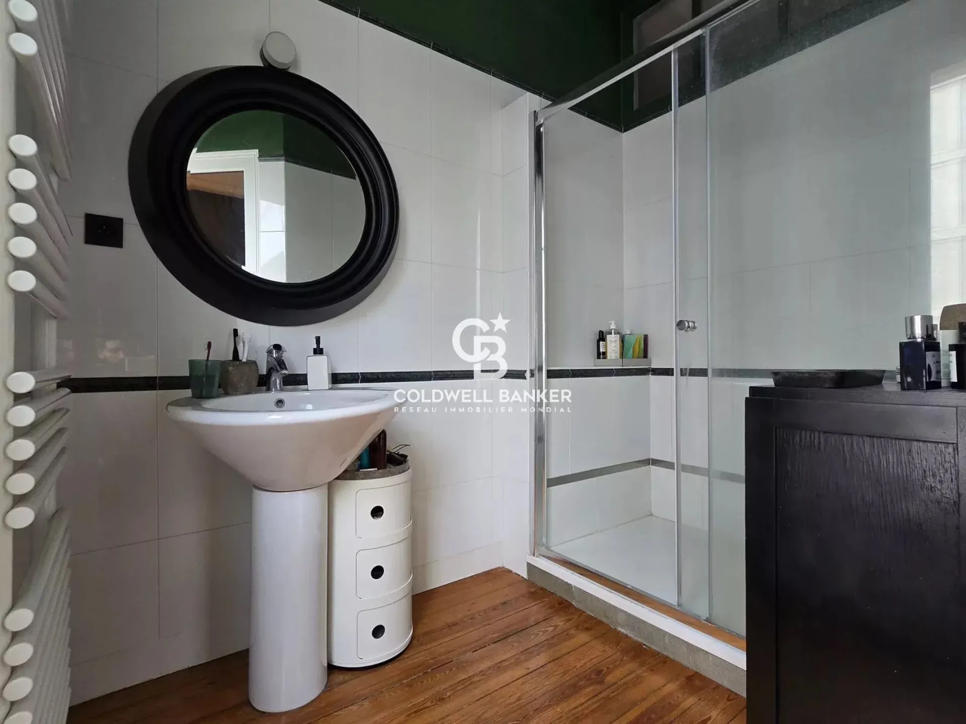 appartement avec sol en parquet et terrasse à vendre proche de la préfecture du mans