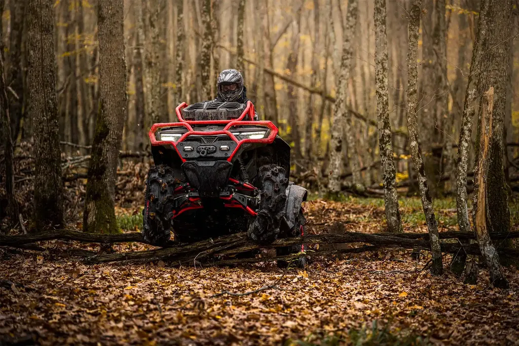 Quad agricole CFMOTO CFORCE 1000 MV version boue bicylindre 963 cc de 85 chevaux conçu pour le tout-terrain extrême et les passionnés près de Saint-Étienne dans la Loire