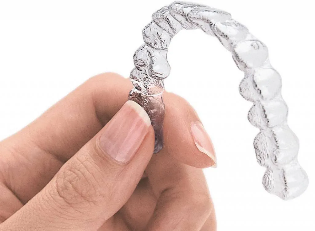 traitement invisible invisalign pour l'alignement de vos dents à Marseille