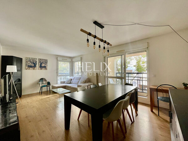 Appartement  Soigné au calme avec balcon sur  parc des impressionnistes et proche RER