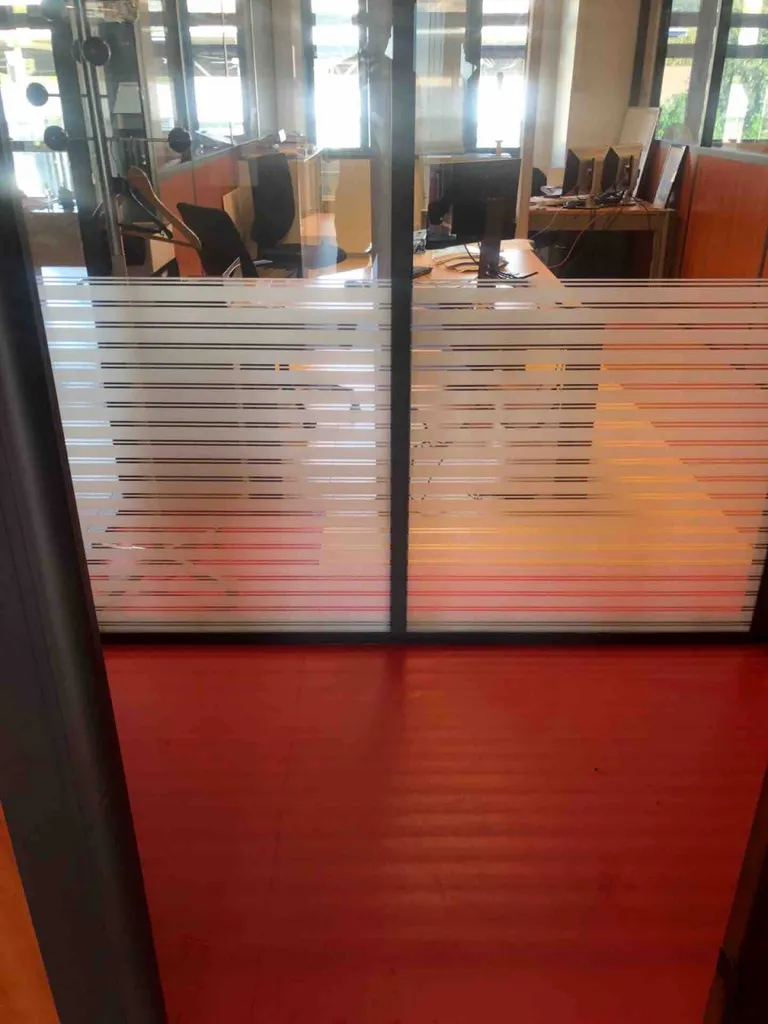 Vitrophanie pour cloison vitrée bureau Toulon La Farlede 83000