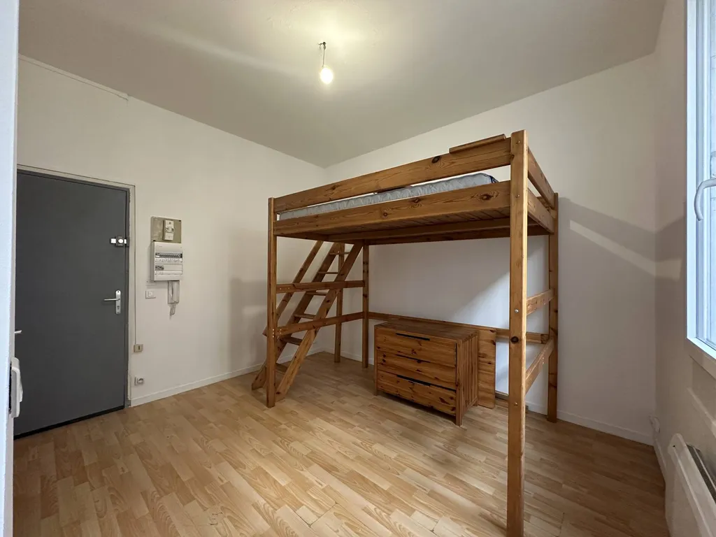 SOUS COMPROMIS Studio en rez-de-chaussée de 17m² en plein cœur de Rouen - Normandie 76.