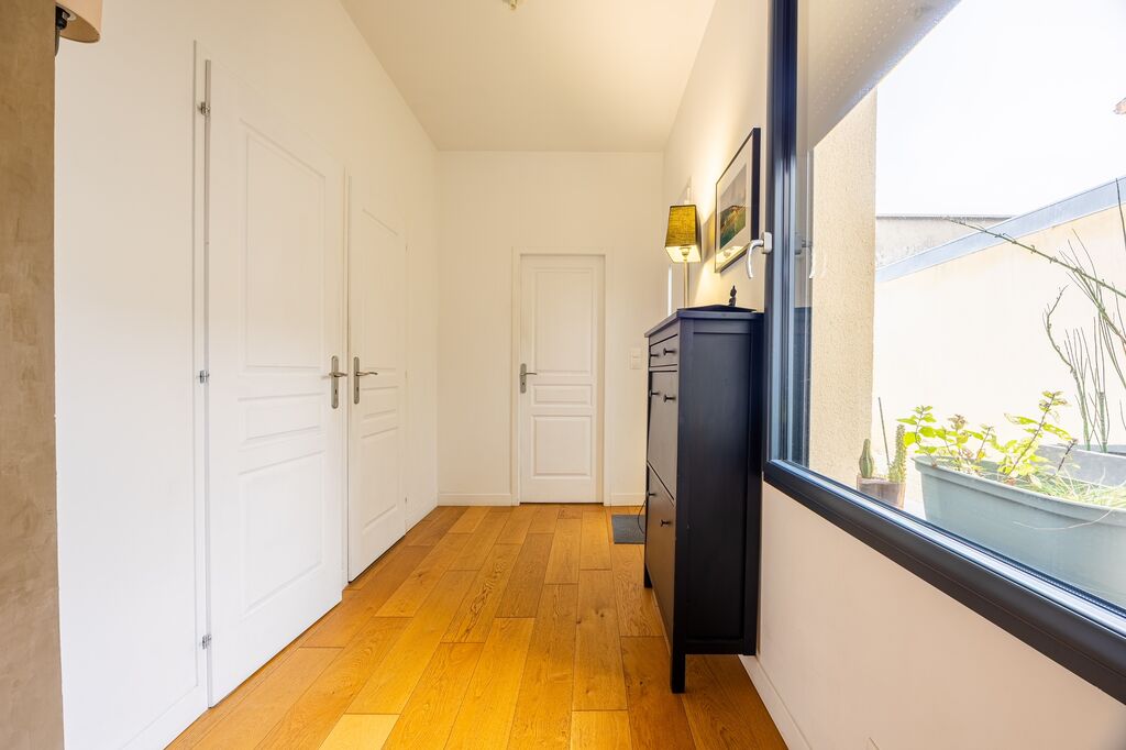 Belle maison contemporaine avec stationnement et piscine, Le Bouscat