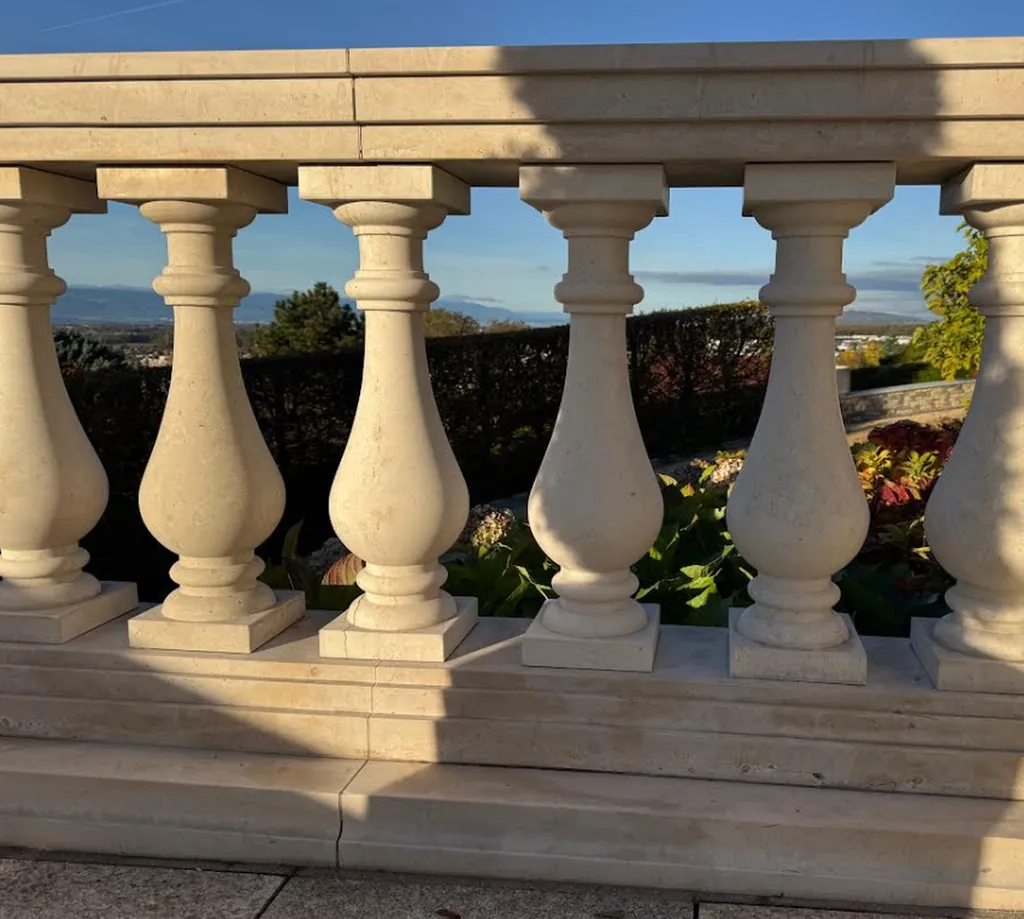 Balustre et balustrade FRANCEPIERRE – Pierre Naturelle Haut de Gamme à Paris et en Île-de-France : Bourgogne, Dordogne, Périgord, Travertin, Sinai Pearl et Atlas