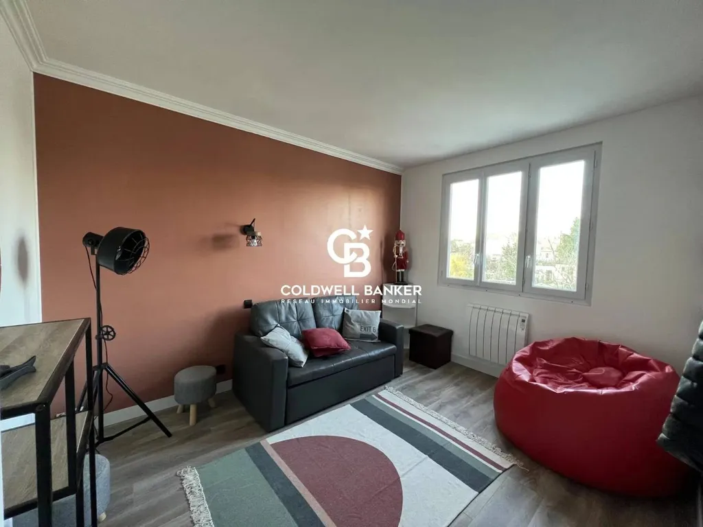 Maison familiale  rénovée avec un garage quartier Riffaudières au Mans A vendre