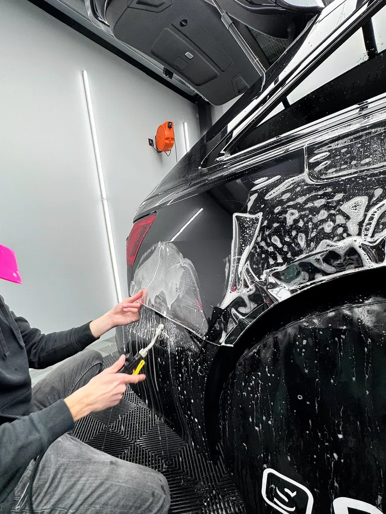 Guide de detailing automobile conseils et faq pour entretien de film de protection carrosserie autour de Reims