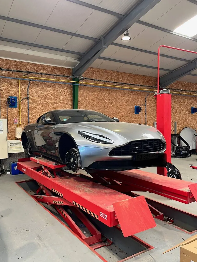 Où faire des réparations de jantes sur une Aston Martin près de Deauville 14 ?