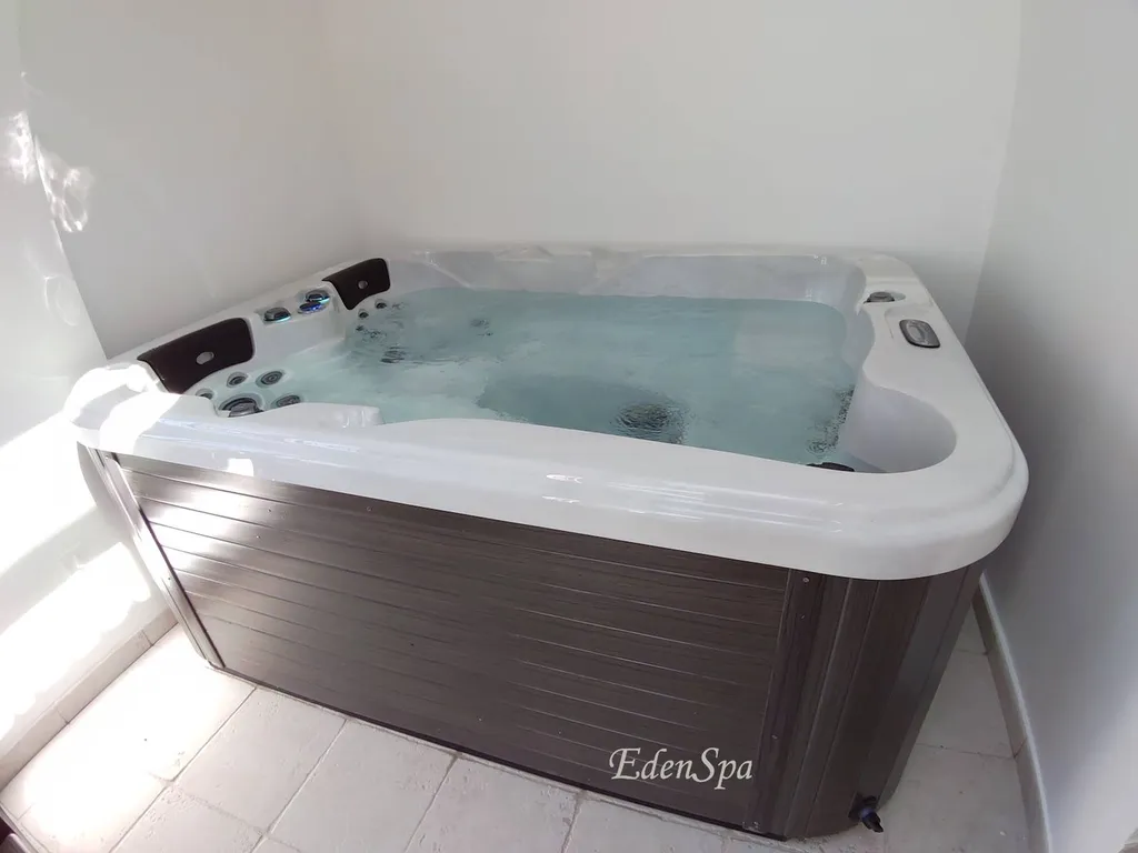 jacuzzi 3 places haut de gamme rognaC