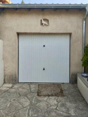 Porte de garage basculante en acier