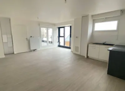 Très bel appartement de type d'environ 90m², situé place St hilaire à Rouen, 1090€ charges comprises
