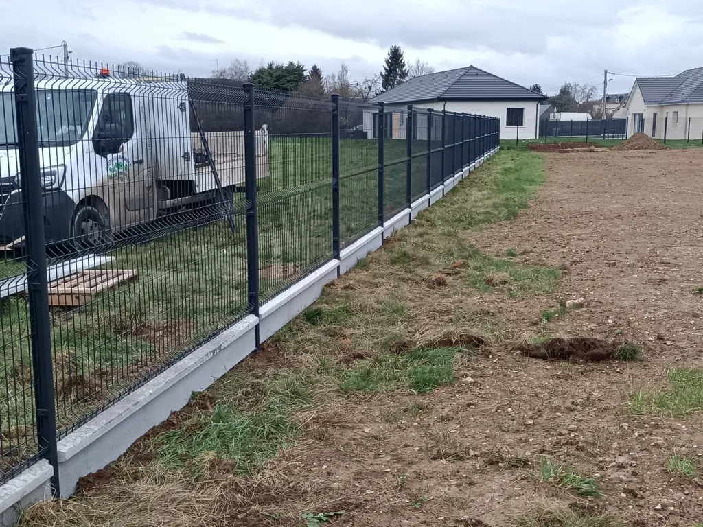 Installation de Clôture Treillis Soudé Rigide, Modèles Standard et Esthétique pour Particuliers à Beuzeville dans l'Eure 27