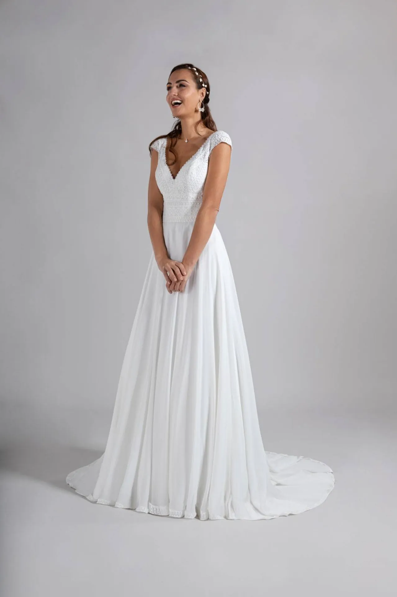 robe de mariée avec manchettes bohème porche du Vaucluse