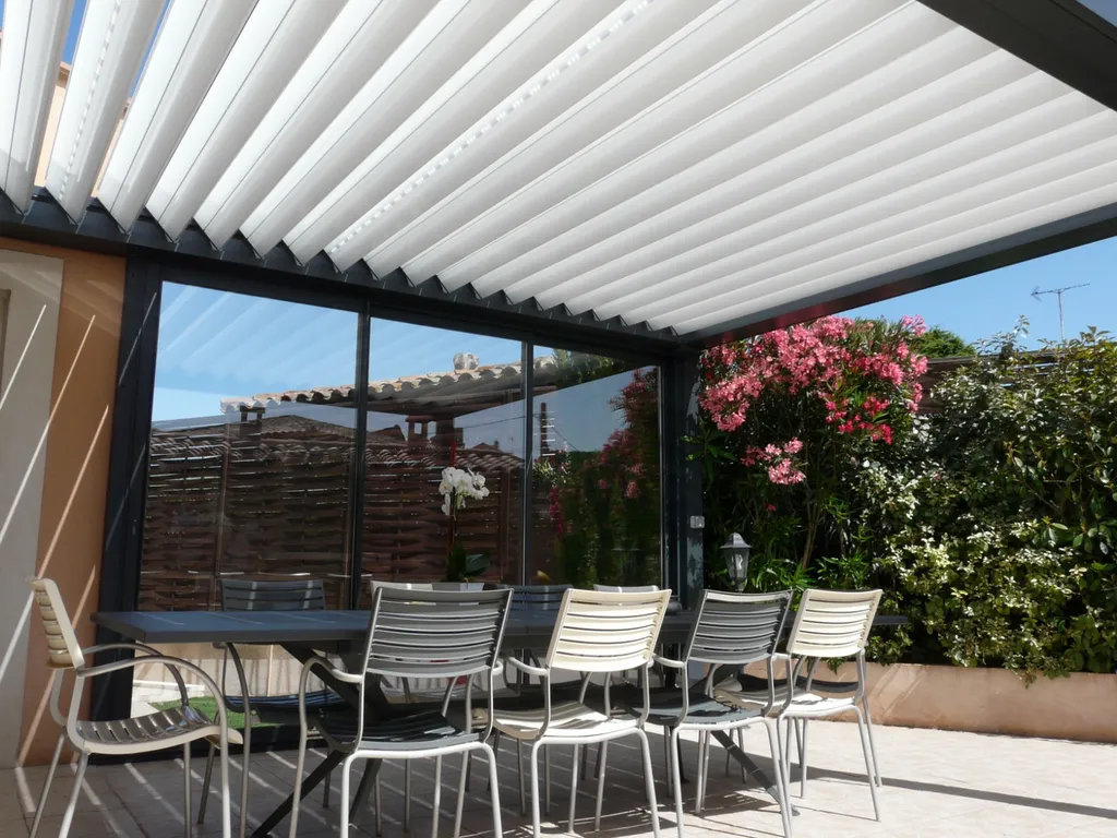 Pergola bioclimatique Marquises sur carry