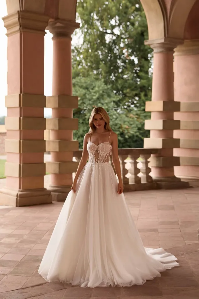 Robe de mariée trapèze en tulle scintillante à Montpelier 