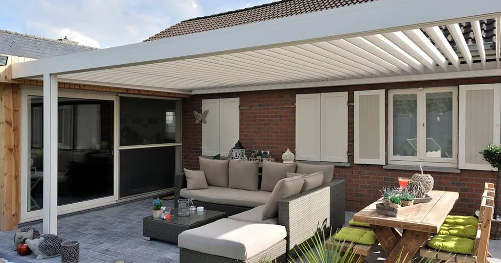 Pose de pergola pour création de salon de jardin Aix-En-Provence