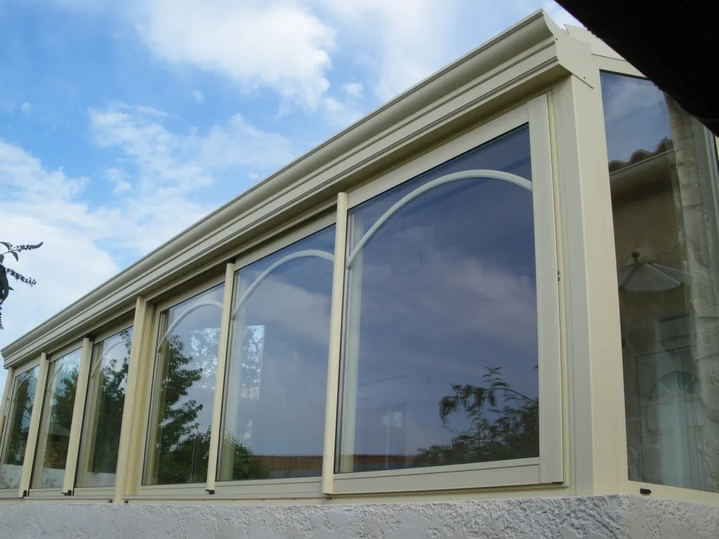 Véranda avec toiture isolante à Port de Bouc