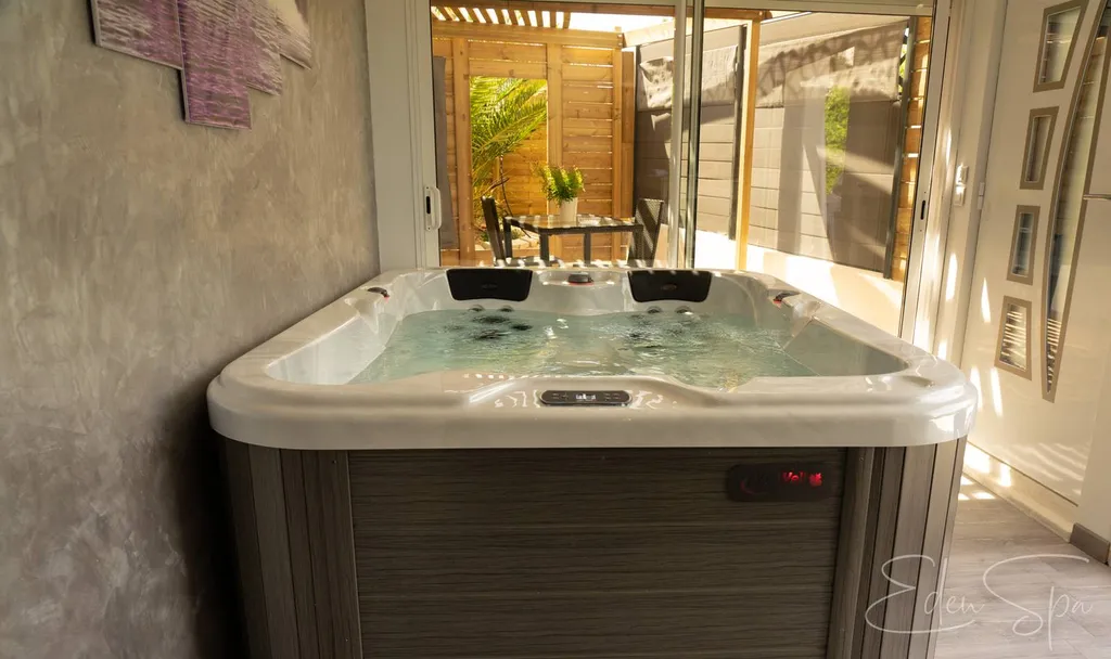 spa gite romantique marseille