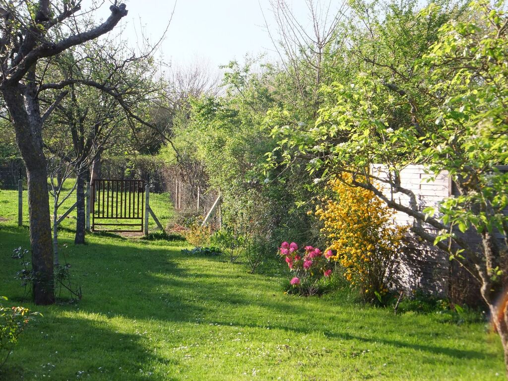 MAISON DE VILLE AVEC JARDIN MEZIDON-CANON