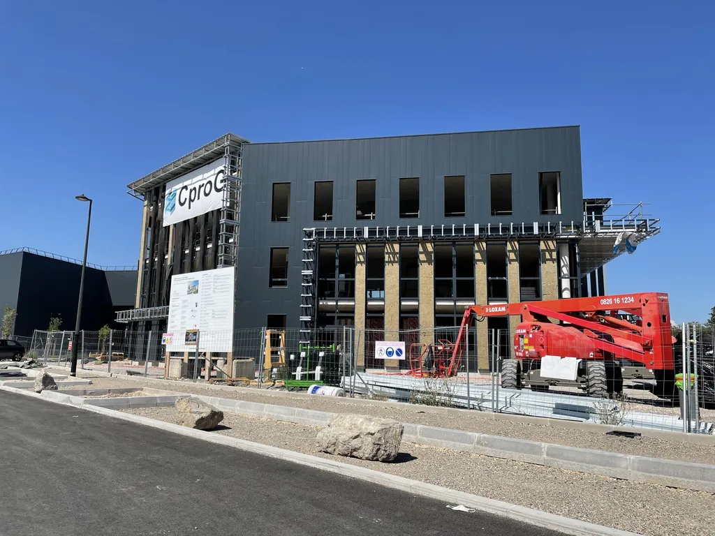 Maîtrise d’œuvre d’exécution pour un bâtiment mixte de bureaux et commerces de 2 700 m² à Mauguio (34)