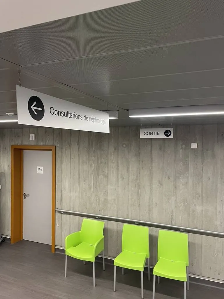 plaques en aluminium suspendues
