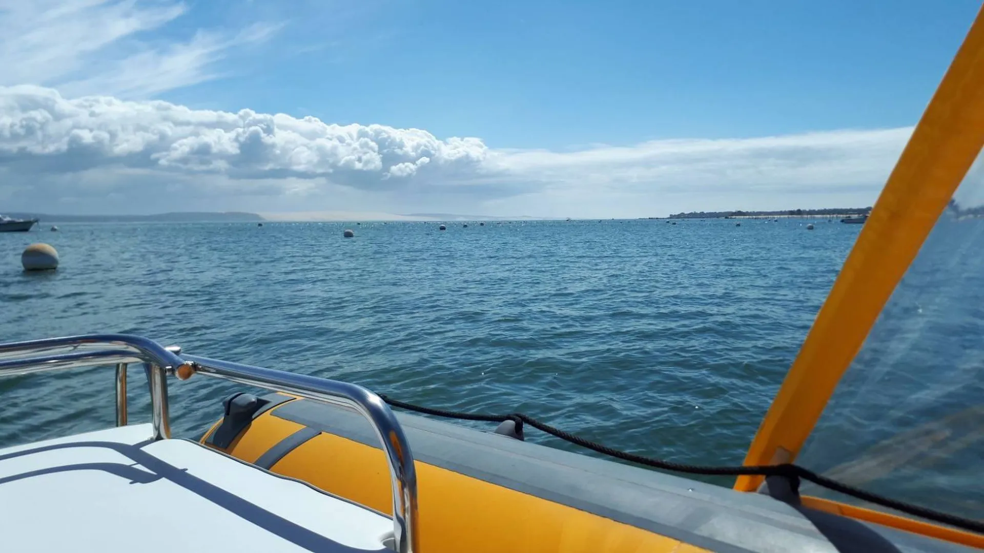 Bateau-taxi pour navette entre Arcachon et le village ostréicole du Canon