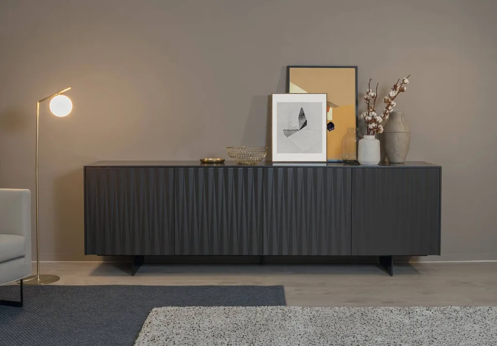 Grand buffet contemporain noir à hyères centre ville 