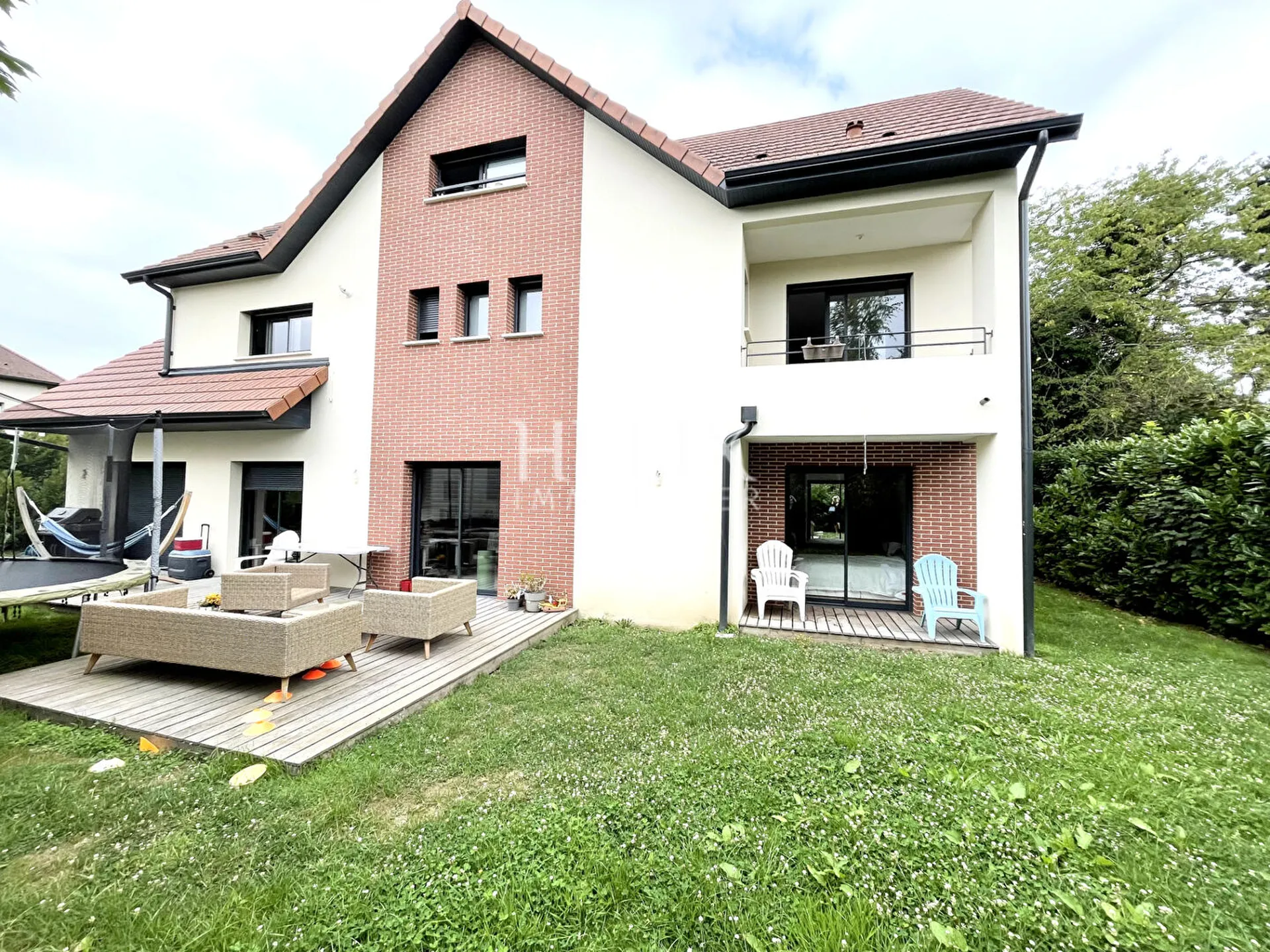 Maison à Fourqueux 232.27 M2 proche lycée international/ centre ville