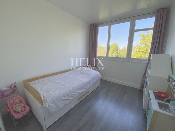 Le Pecq ? Centre : Appartement familial avec vue dégagée et belle luminosité