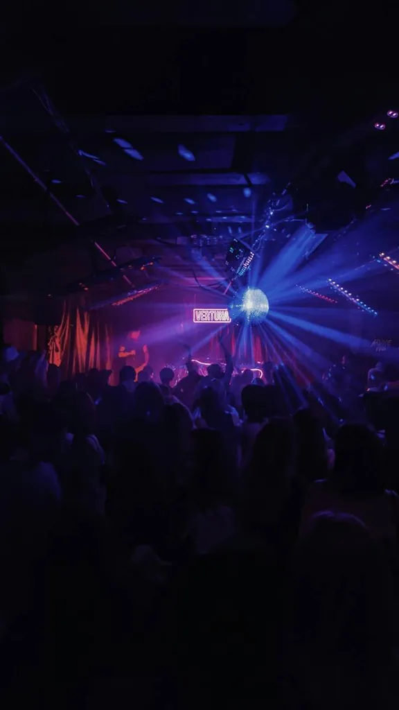 Trouvez la meilleure assurance pour votre établissement de nuit, discothèque (boite de nuit) à Toulon dans le Var.