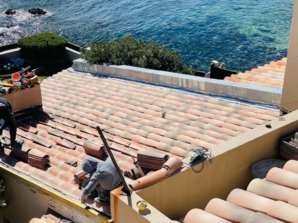 Réfection d’une toiture de maison en P.S.T Canal près de Aix en Provence.