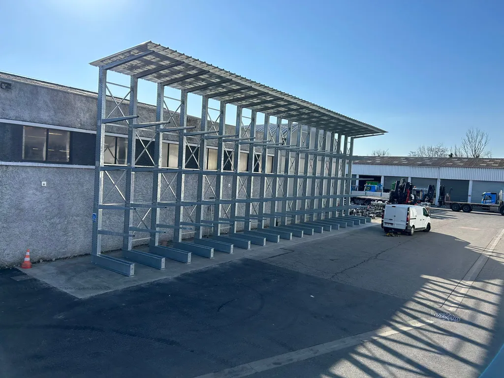 Cantilever extérieur galvanisé à chaud avec toit à Carcassonne et toulouse