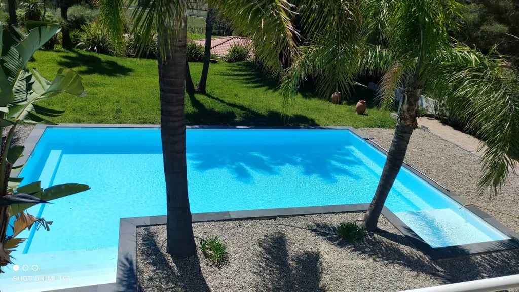 Construction d'une piscine béton avec PVC armé à la Cadière d'azur