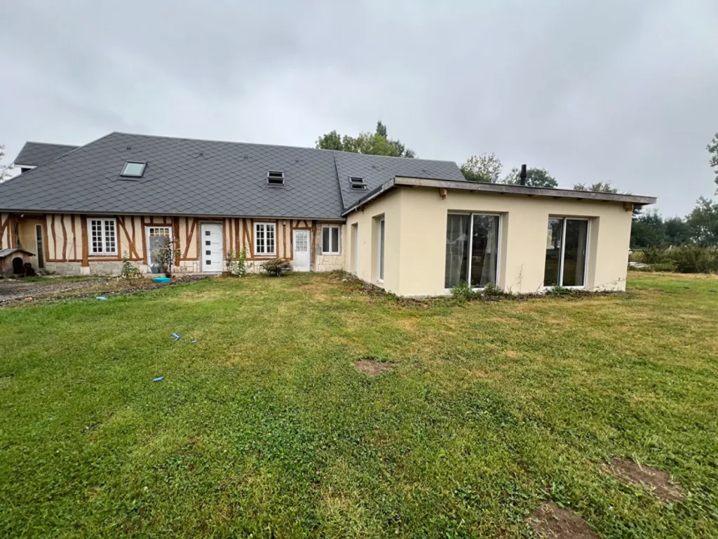 À vendre maison ancienne de 210m² sur un terrain de 5000m² située au Thuit-Signol