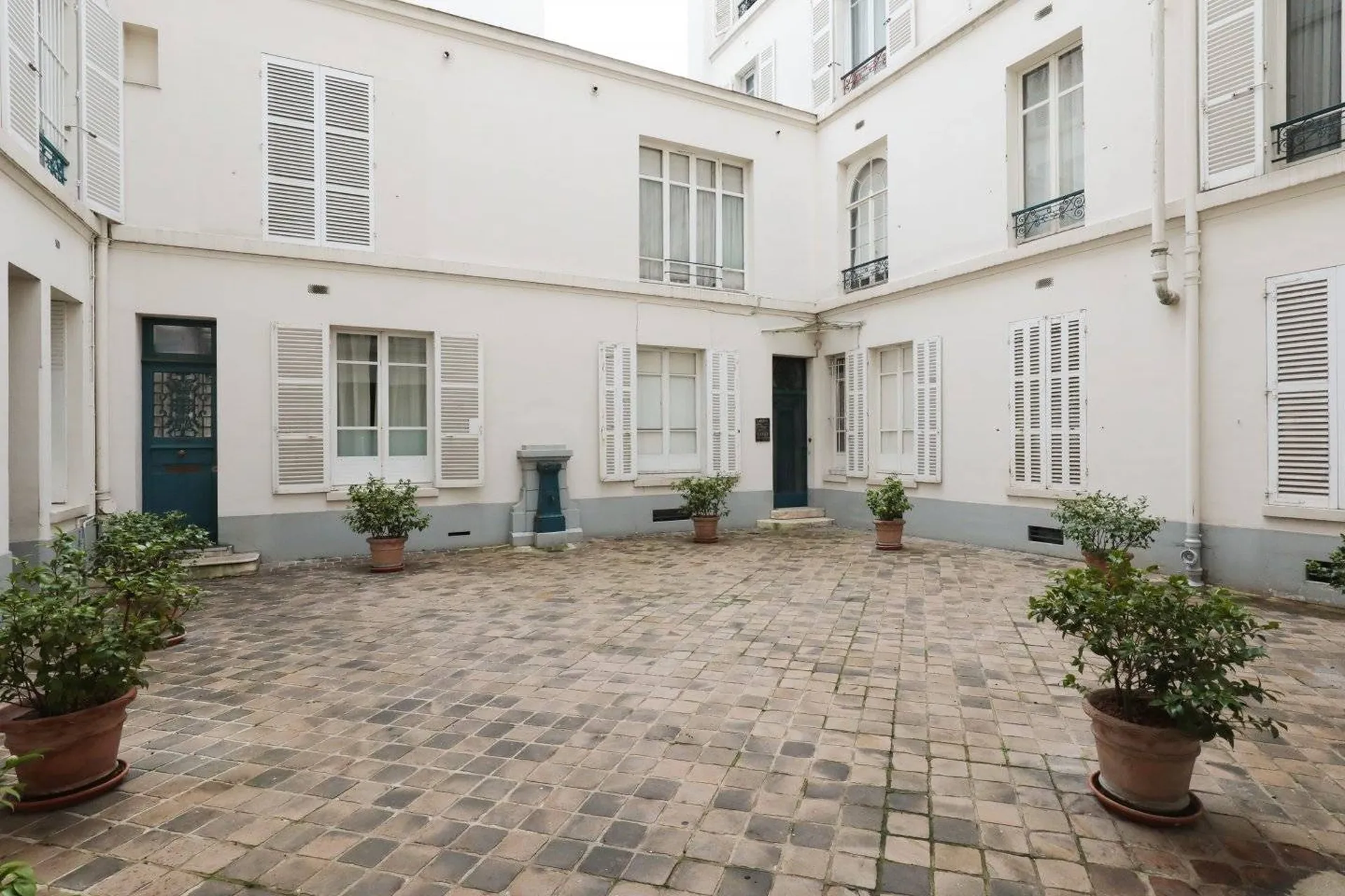 3 Pièces 60m² à rénover entièrement 75017