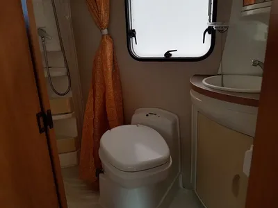 VENDU CAMPING CAR PROFILE CAPUCINE CHAUSSON FLASH 03, 6 places