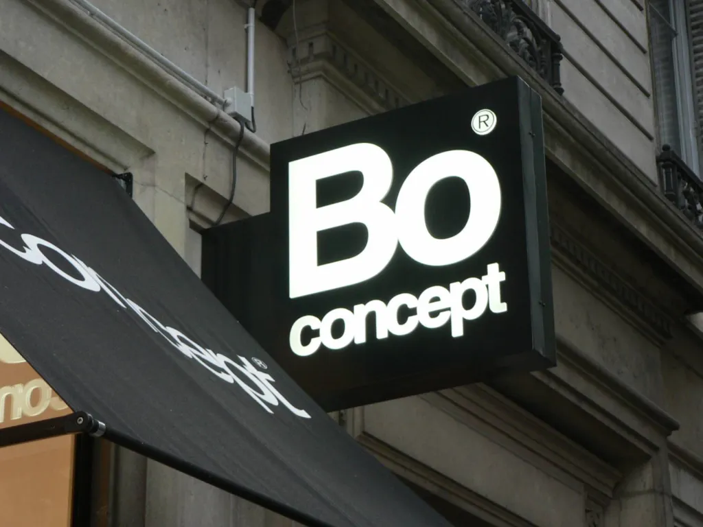 Enseigne caisson lumineux Bo concept à Lyon