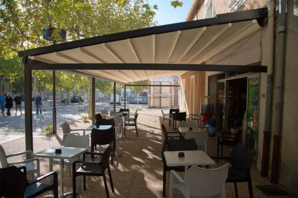 installateur de store pour terrasse de bar bouches du rhône