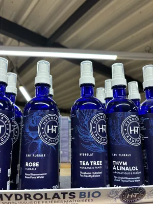 eau florale herbes et traditions