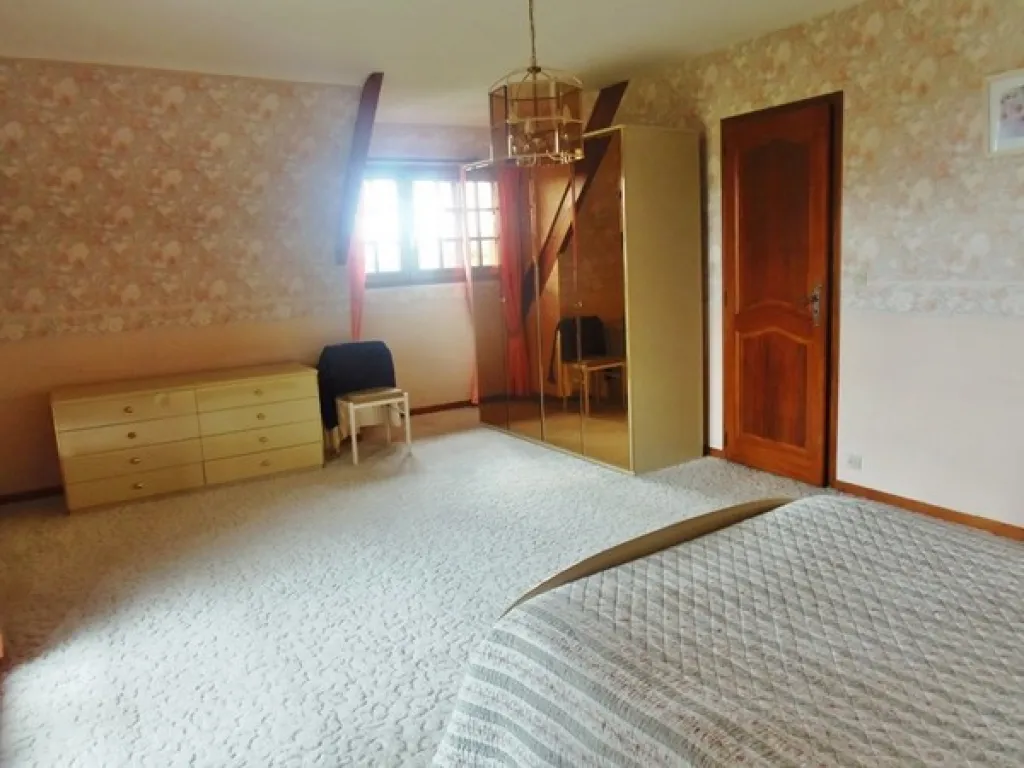 Cherche à acheter pavillon sur sous sol complet proche Saint Aunbin lès Elbeuf 76410