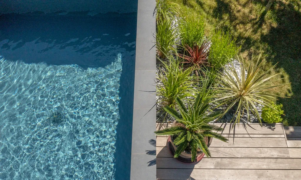 Construction de piscine et aménagement paysager à Genay