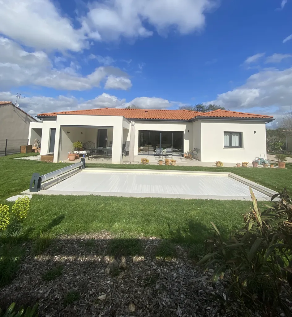 Construire une maison individuelle T5 avec piscine et prestations haut de gamme à Grenade-sur-Garonne
